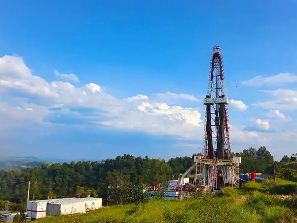 Zhejiang Oilfield has set a new domestic record for deep shale gas drilling.(图1) Zhejiang Oilfield has set a new domestic record for deep shale gas drilling.(图1)